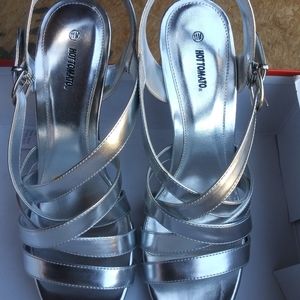 Silver cocktail shoe (sz.11)